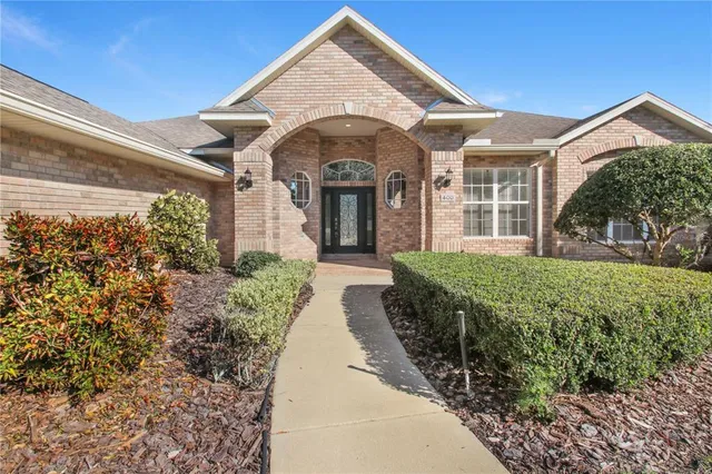 a view of an entryway with a window