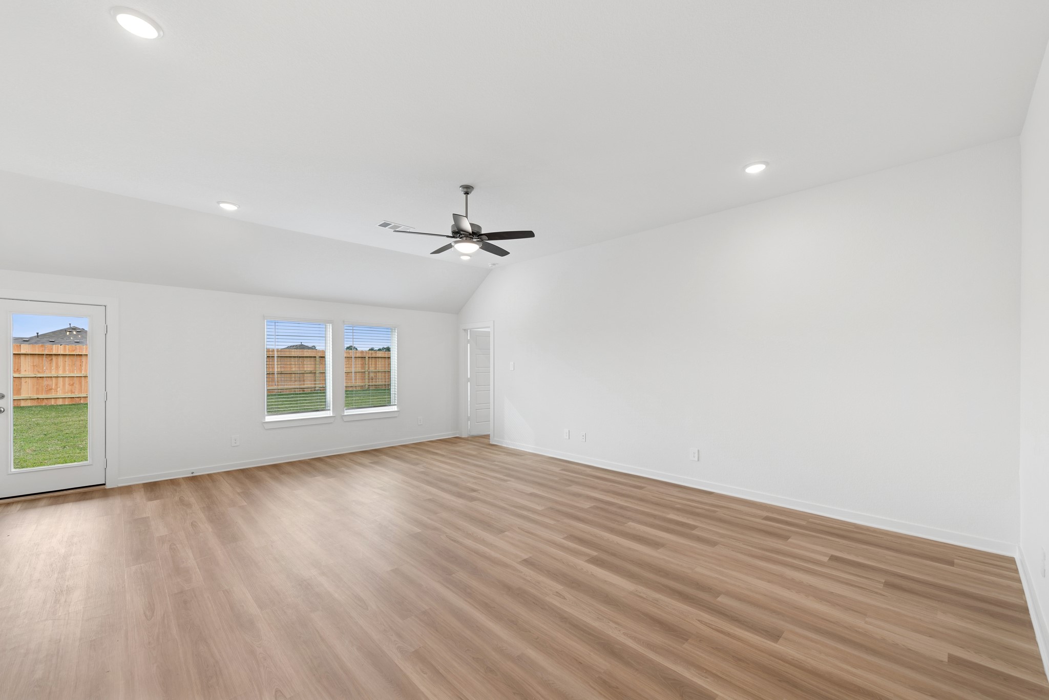 982 Garden Path Drive Willis, TX 77378 - Photo 3 of 43