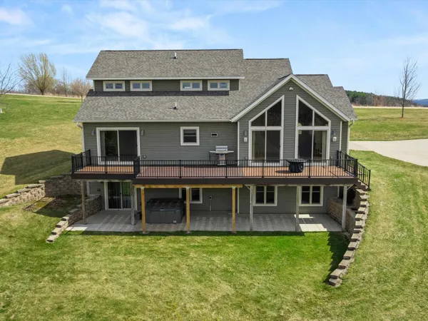 $732,000 | 65740 Grand View Drive, De Soto, WI 54624