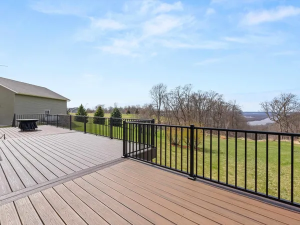 $732,000 | 65740 Grand View Drive, De Soto, WI 54624