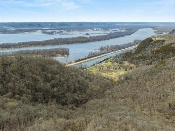 $732,000 | 65740 Grand View Drive, De Soto, WI 54624