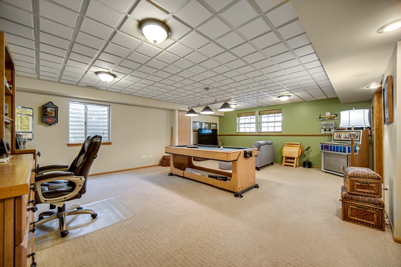 25421 Faraday Road Manhattan, IL 60442 - Photo 29 of 36 a bedroom with furniture and a projector