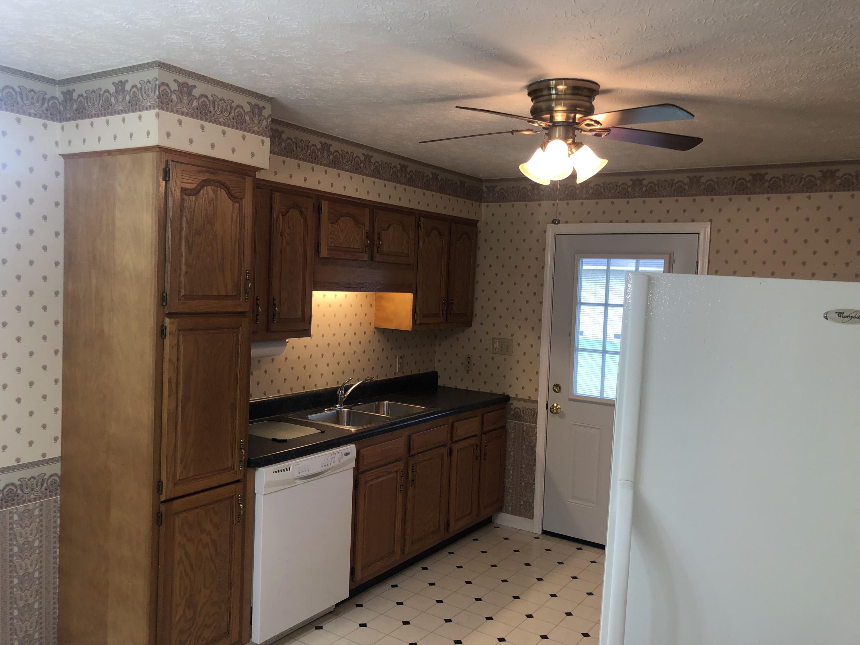 514 Wilson Street Lenoir City, TN 37771 - Photo 4 of 15 IMG-5265