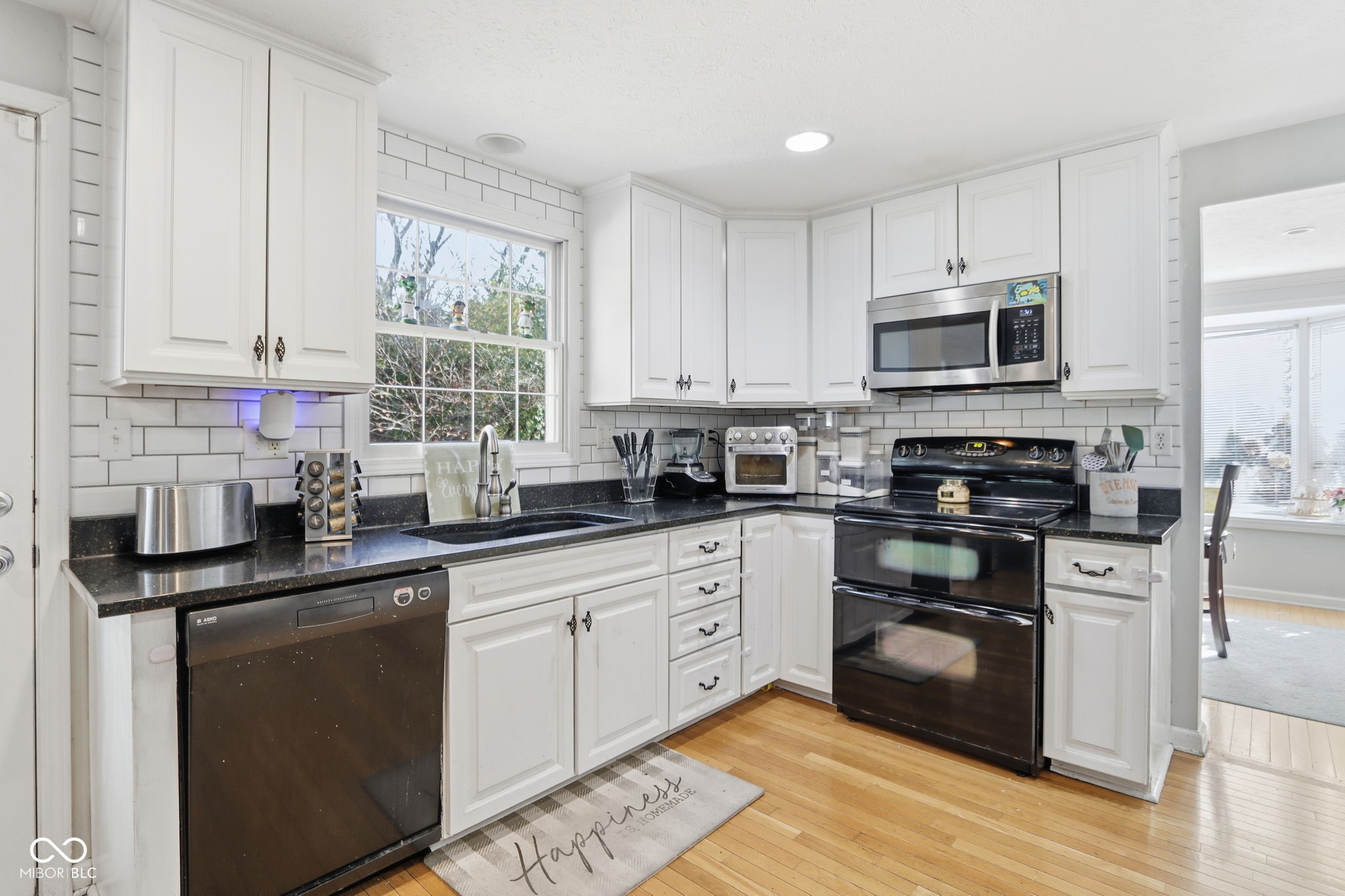 9111 Ditch Road Indianapolis, IN 46260 - Photo 10 of 57