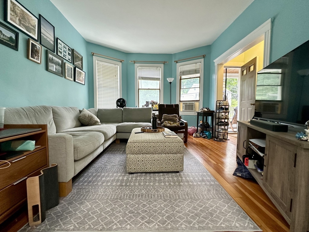 213 Reservoir Road, Unit 2 Chestnut Hill, MA 02467 - Photo 3 of 10