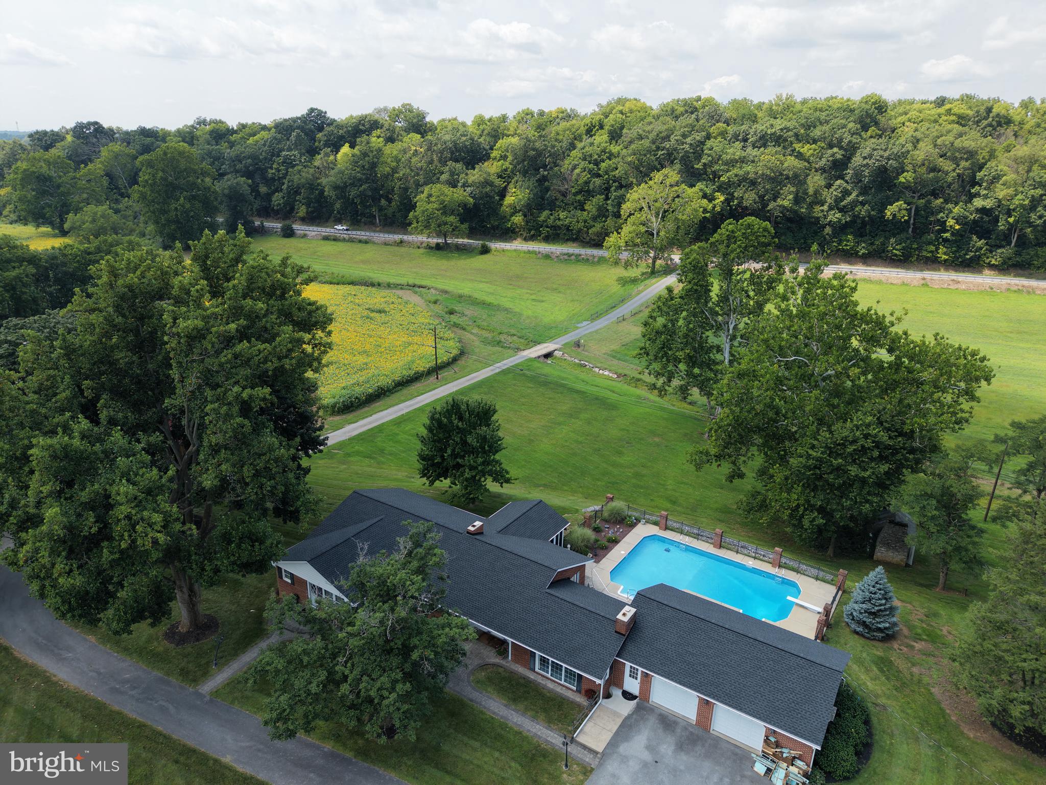 10939 Mapleville Road Hagerstown, MD 21742 - Photo 7 of 35 Gallery Image 7