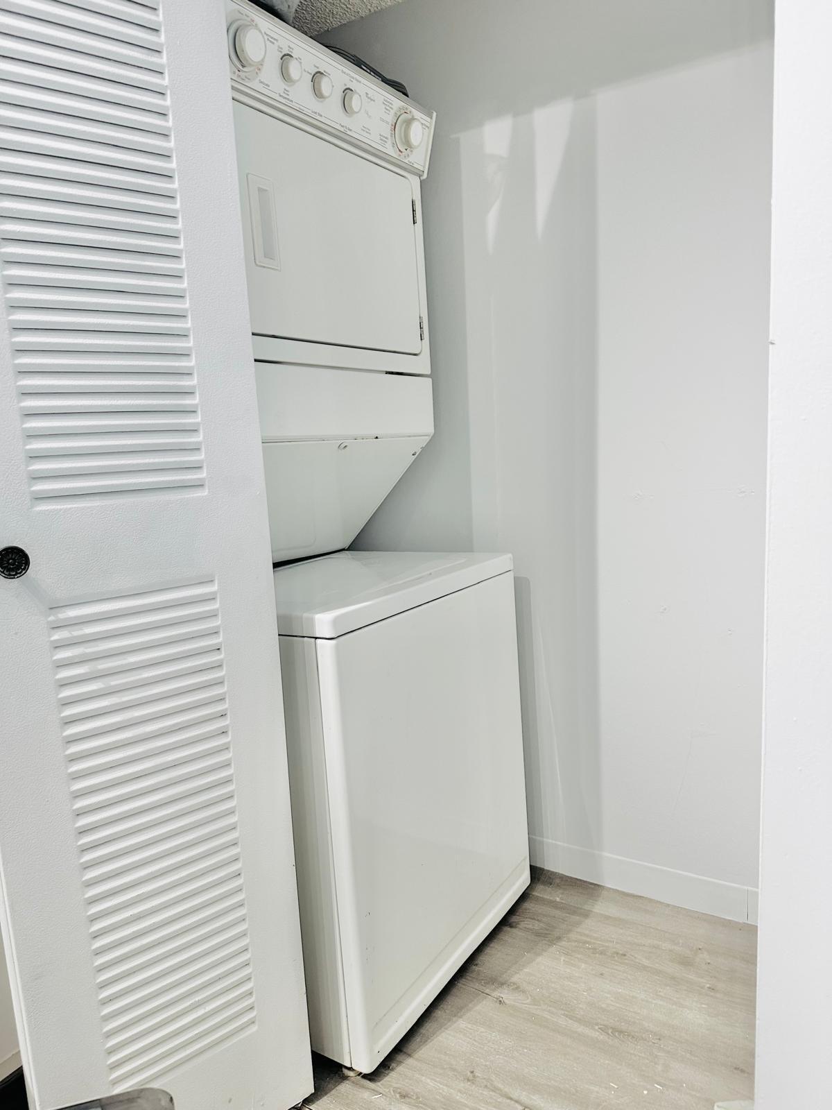 540 South Park Road Hollywood, FL 33021 - Photo 17 of 26 a utility room with dryer and washer