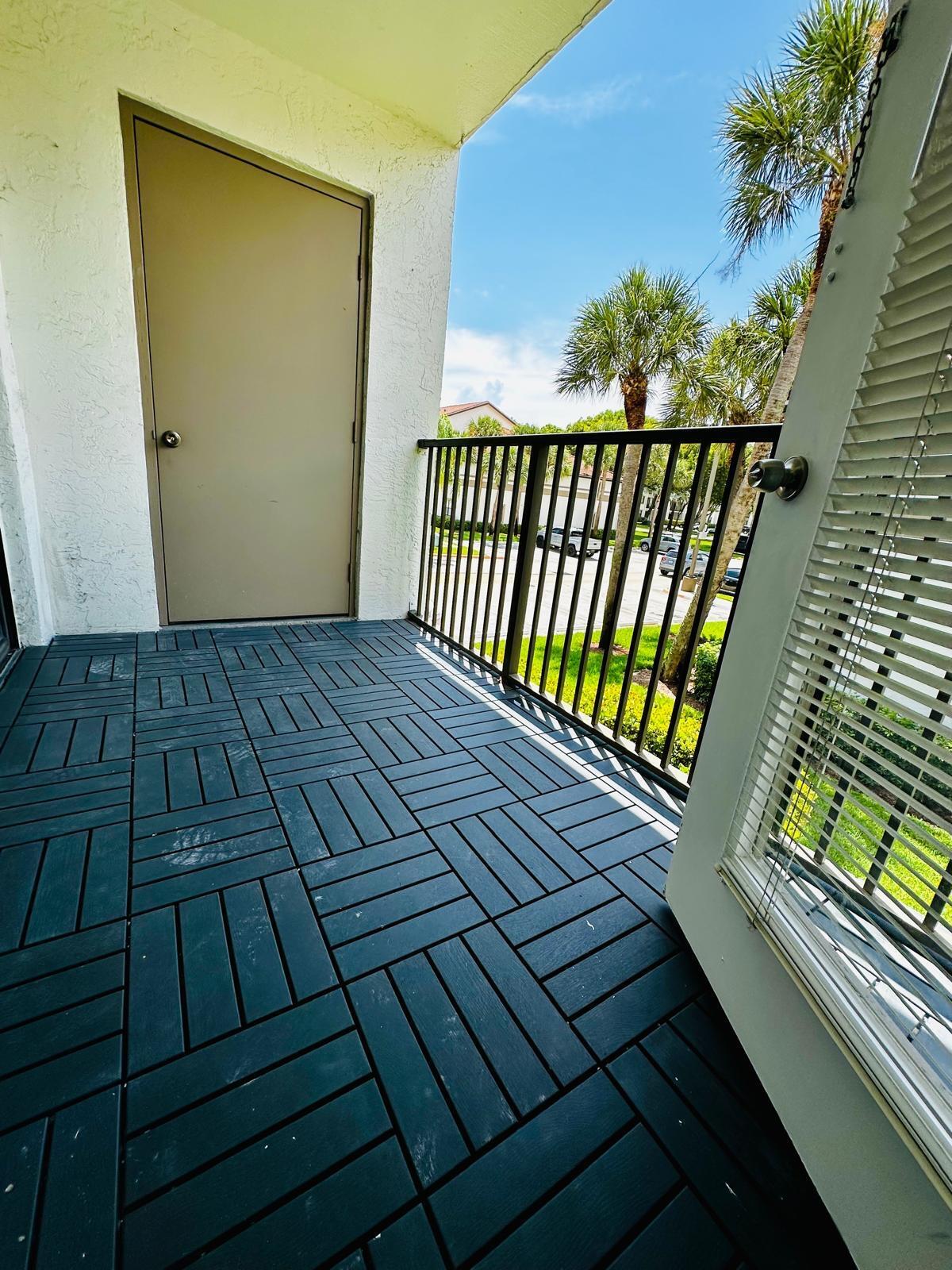 540 South Park Road Hollywood, FL 33021 - Photo 19 of 26 a view of a balcony