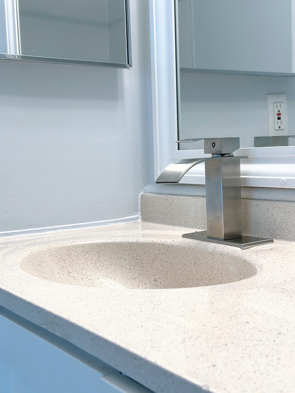 540 South Park Road Hollywood, FL 33021 - Photo 26 of 26 a bathroom with a bathtub