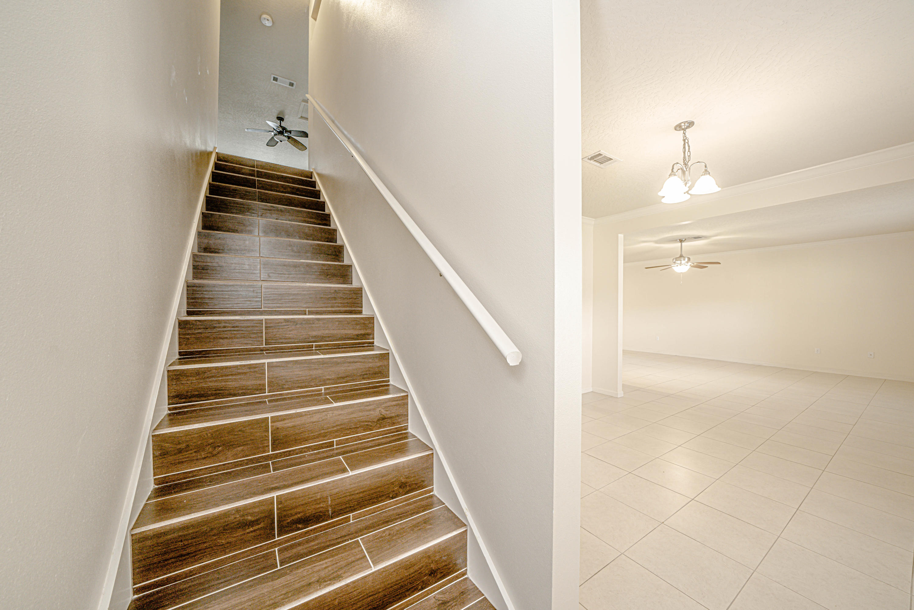 4582 Hermosa Road Crestview, FL 32539 - Photo 17 of 26 a view of entryway
