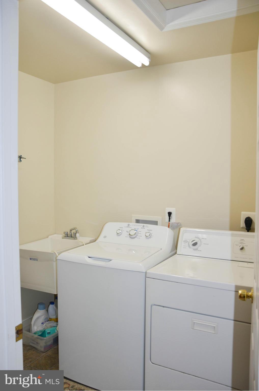 21021 Batna Road Culpeper, VA 22701 - Photo 22 of 30 Laundry room with utility sink