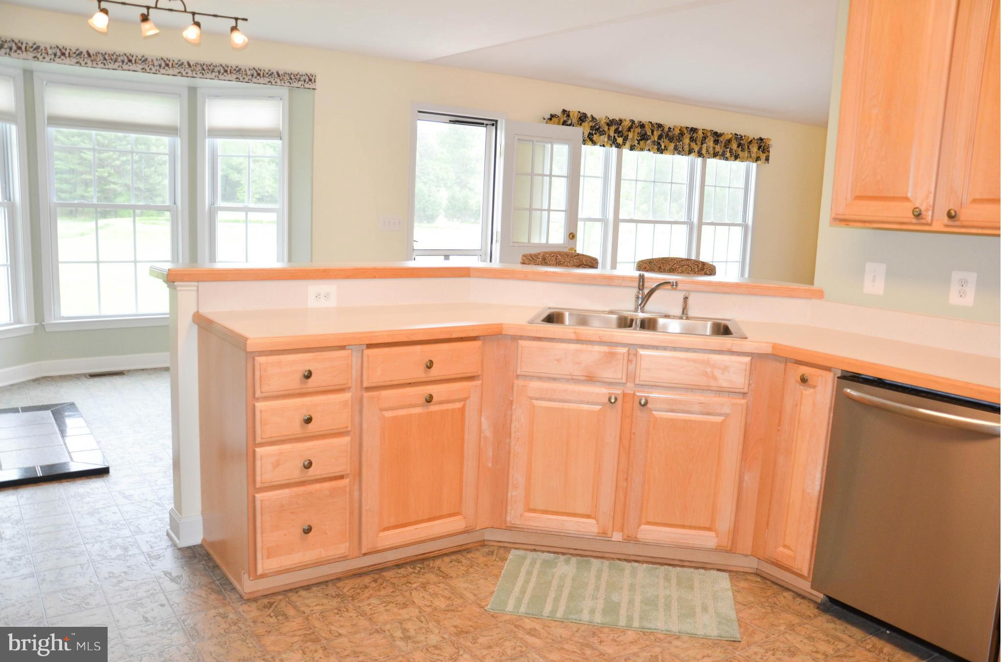 21021 Batna Road Culpeper, VA 22701 - Photo 7 of 30 Breakfast bar and Breakfast nook