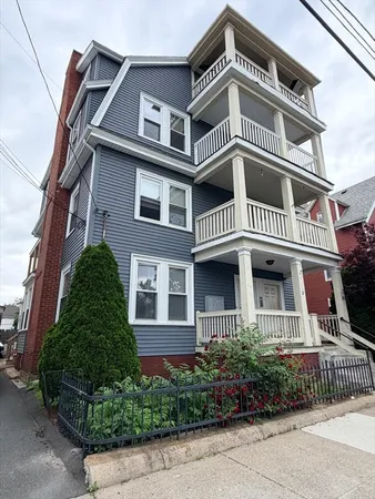 $2,650 | 12 Endicott Street, Unit 3, Lynn, MA 01902