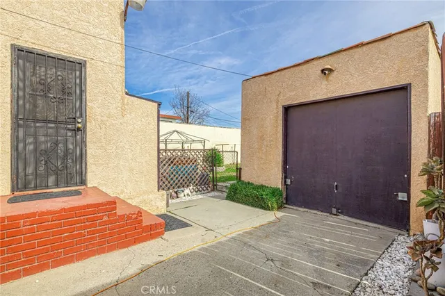 $599,999 | 1000 North Mayo Avenue, Compton, CA 90221