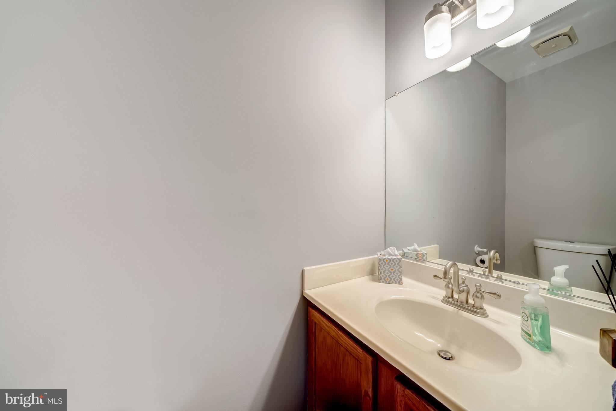 8609 Raglan Road Vienna, VA 22182 - Photo 22 of 83 POWDER ROOM