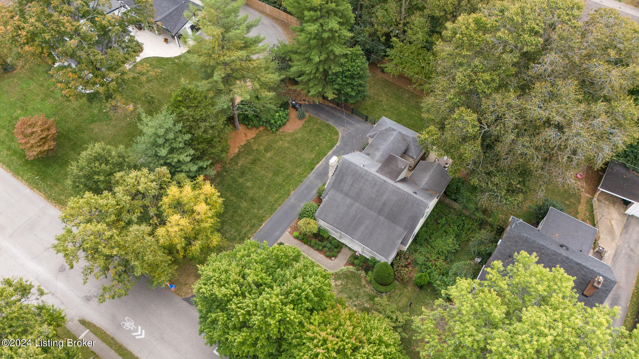 4304 Alton Road Louisville, KY 40207 - Photo 40 of 40 DJI_20241014102007_0624_D