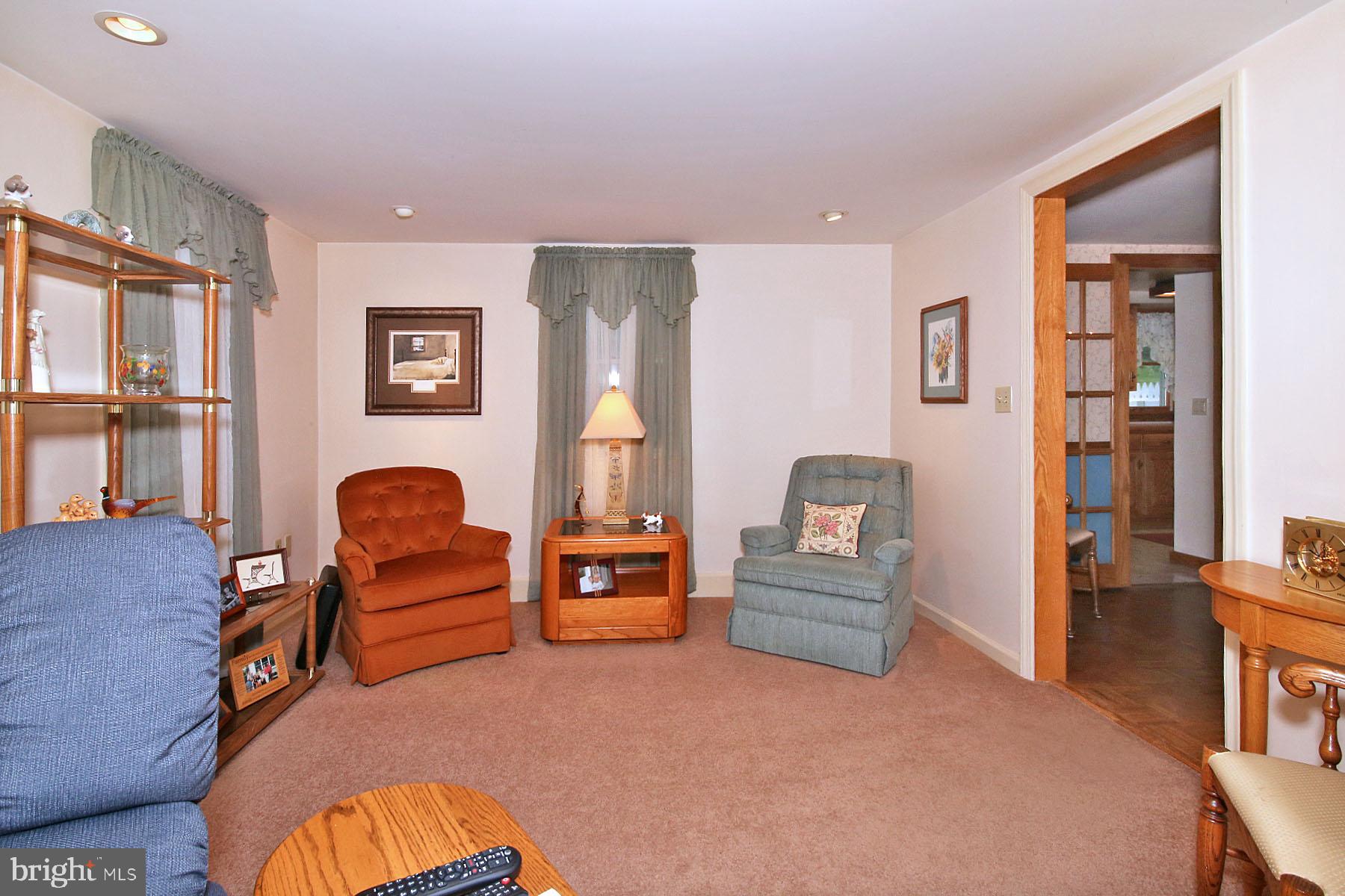 1061 Mine Road Lebanon, PA 17042 - Photo 28 of 88 Living room 1061