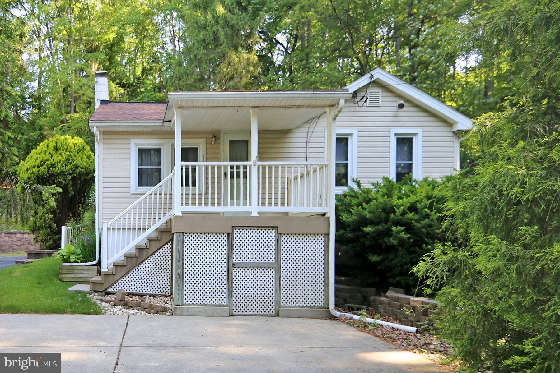 1061 Mine Road Lebanon, PA 17042 - Photo 6 of 88 1055 Front view