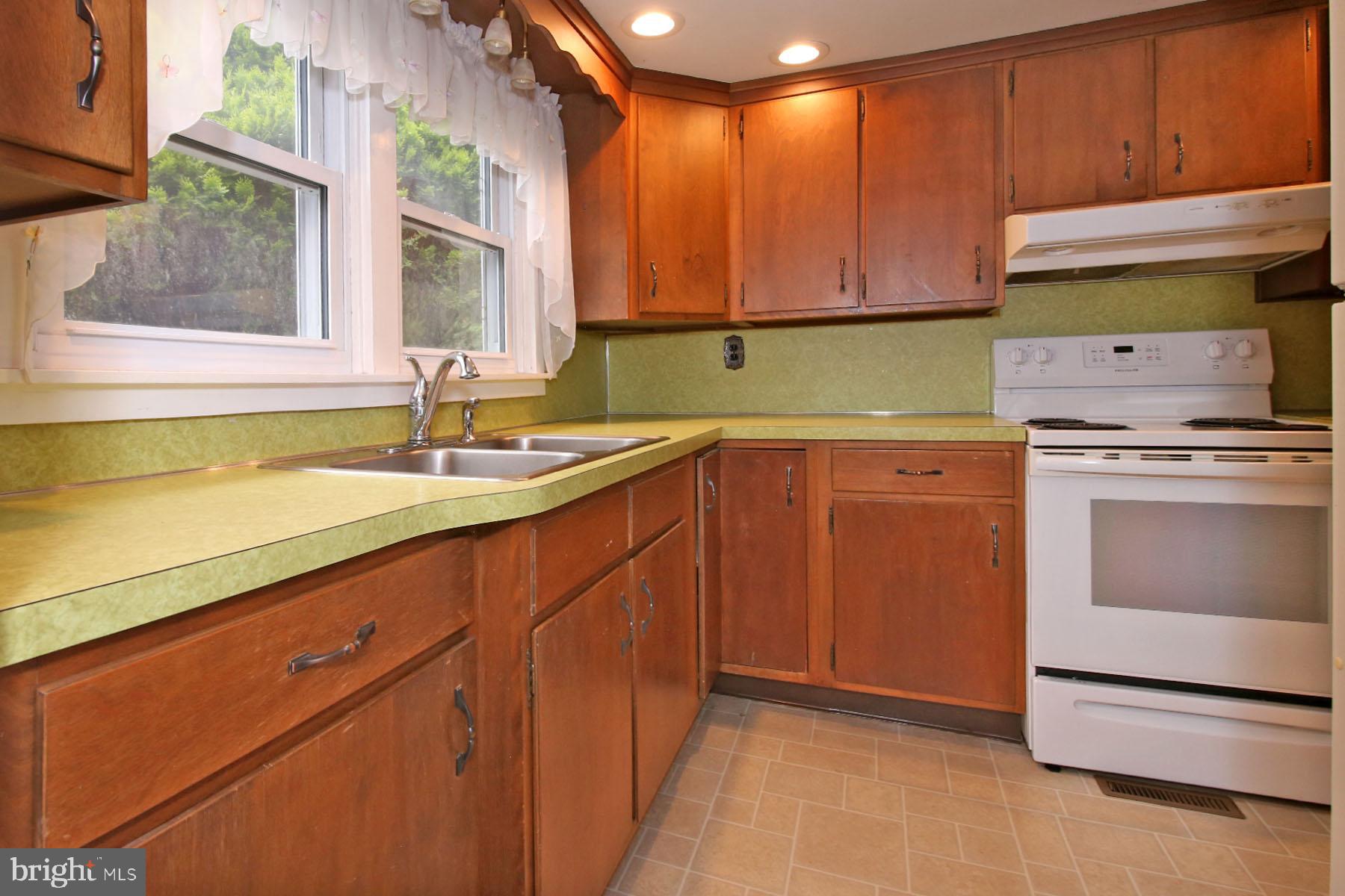 1061 Mine Road Lebanon, PA 17042 - Photo 68 of 88 1055-kitchen w/a view!