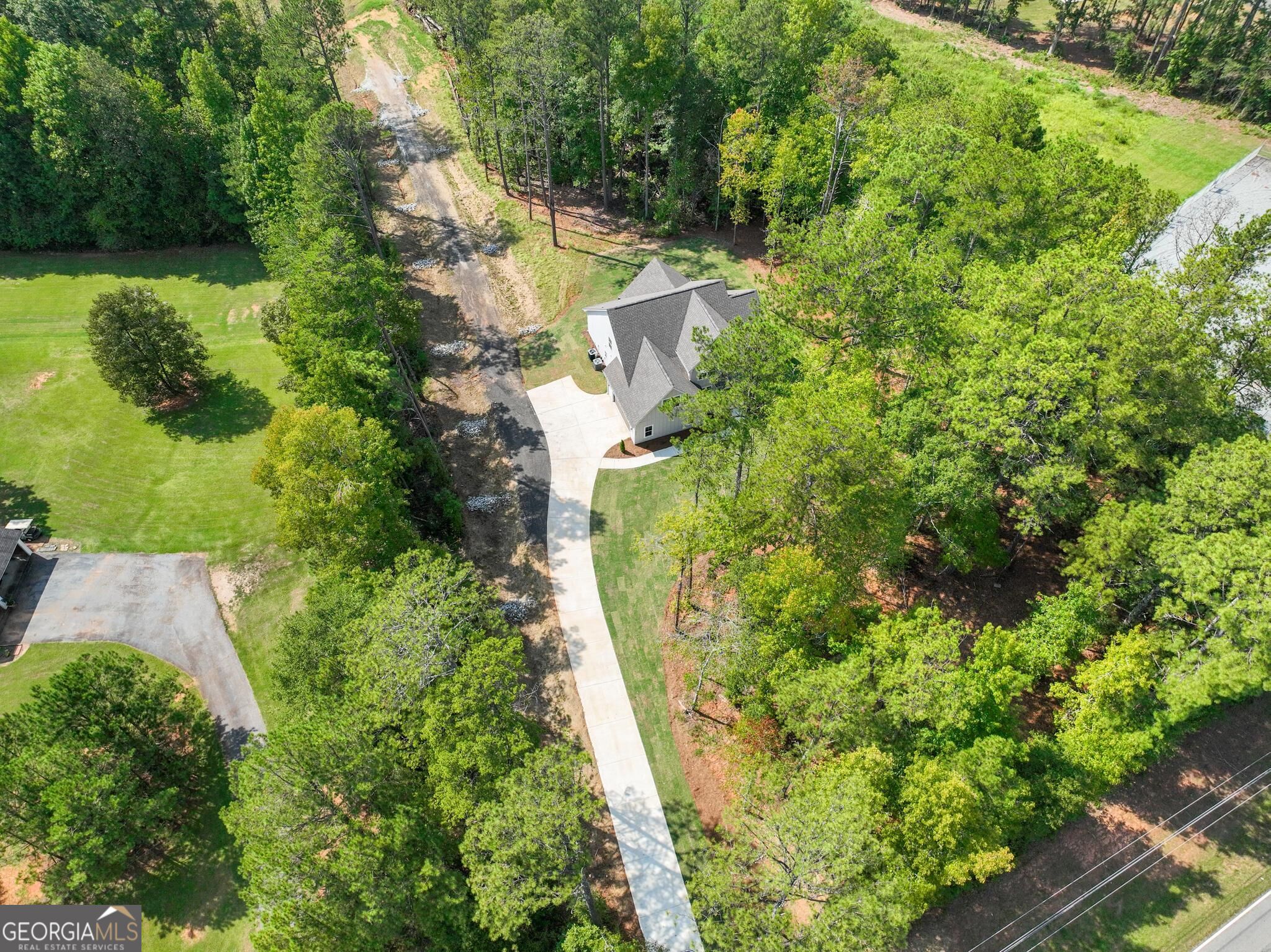 2424 Fischer Road Newnan, GA 30265 - Photo 5 of 48 Gallery Image 5