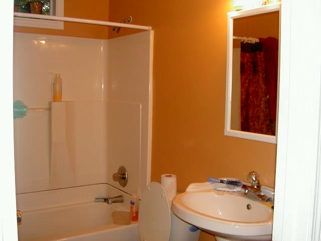 2967 Anderson Road Nashville, TN 37217 - Photo 8 of 10 Bathroom