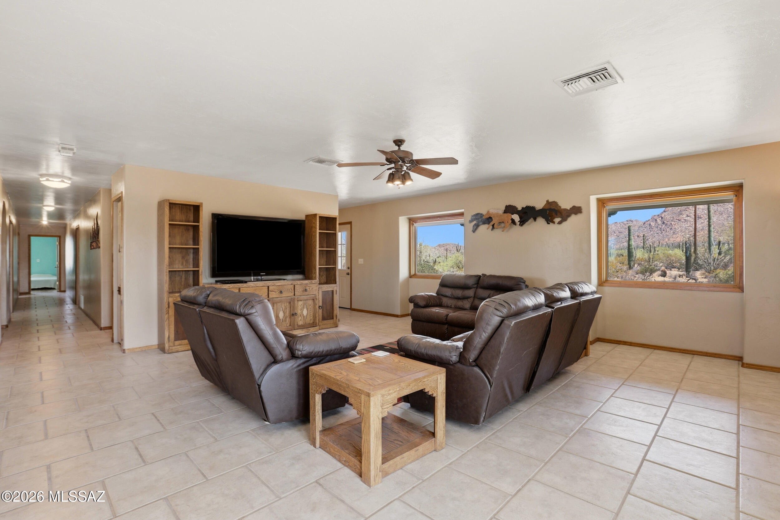 10855 West Mile Wide Road Tucson, AZ 85743 - Photo 10 of 47 Living Room