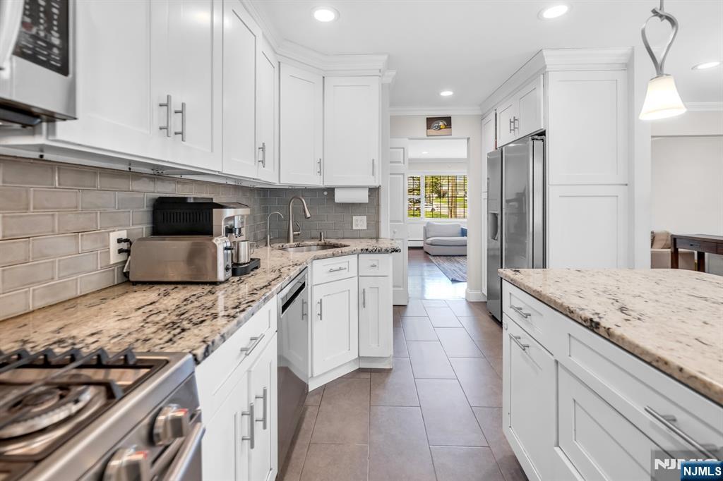 364 Knickerbocker Road Cresskill, NJ 07626 - Photo 19 of 45