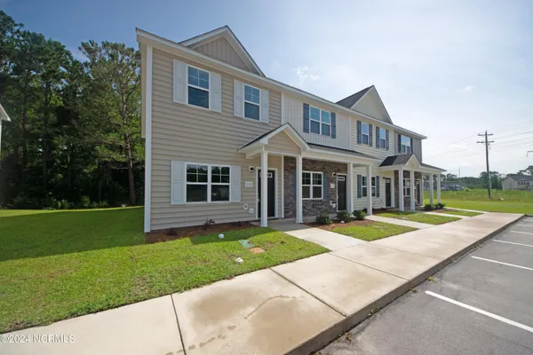 $1,500 | 117 Jaydn Drive West, Jacksonville, NC 28546