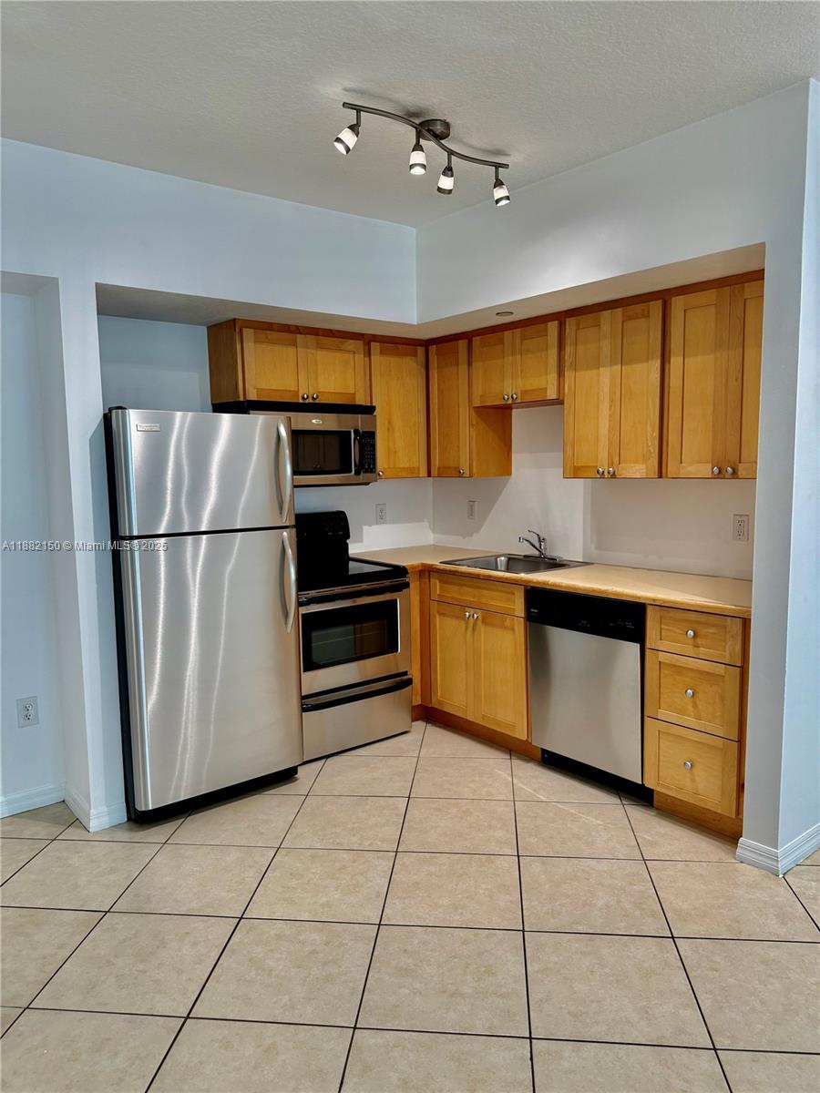 2630 Southwest 28th Street, Unit 38 Miami, FL 33133 - Photo 2 of 10