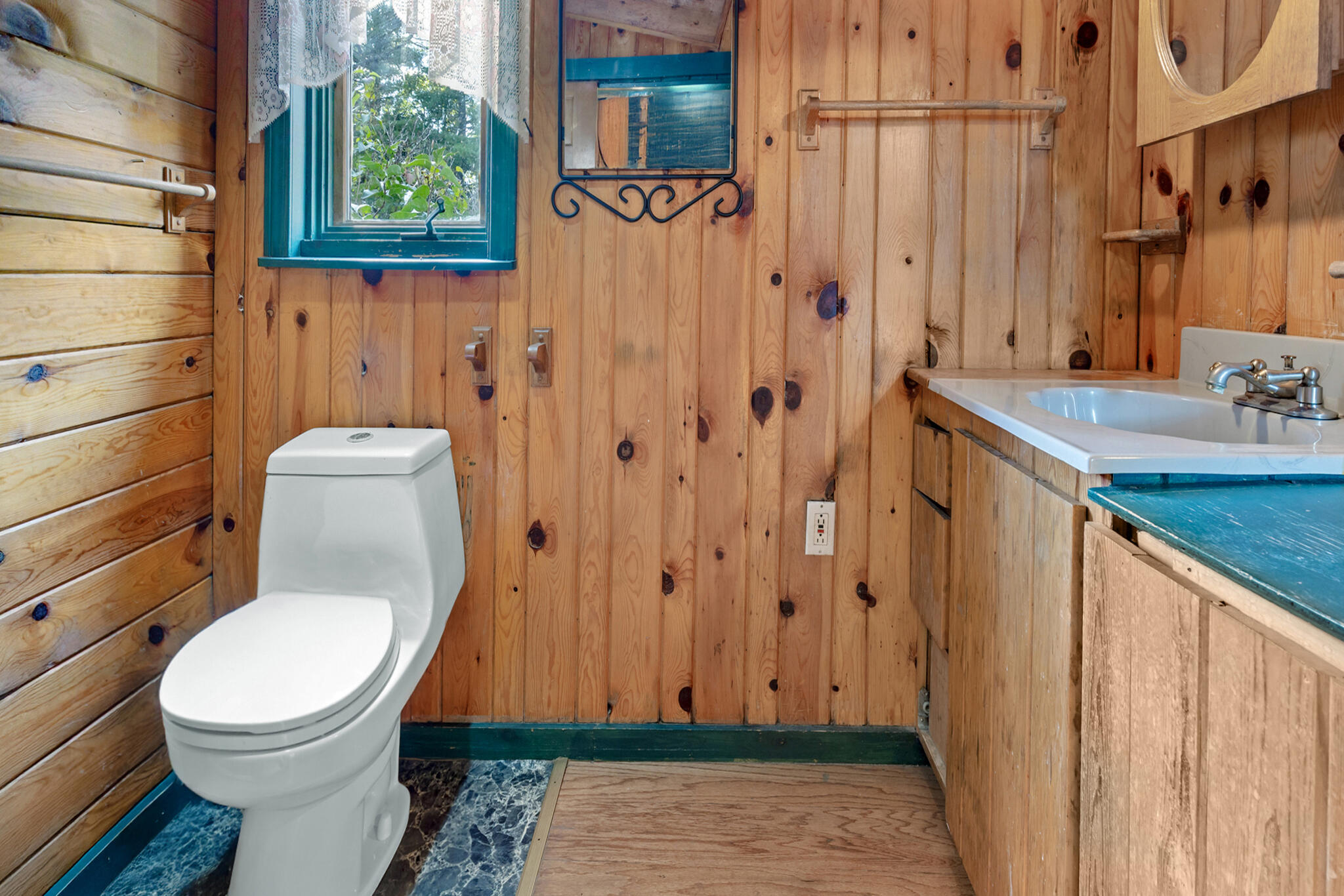 381 County Road Milford, ME 04461 - Photo 22 of 38 381_county_rd_int_2fl_07