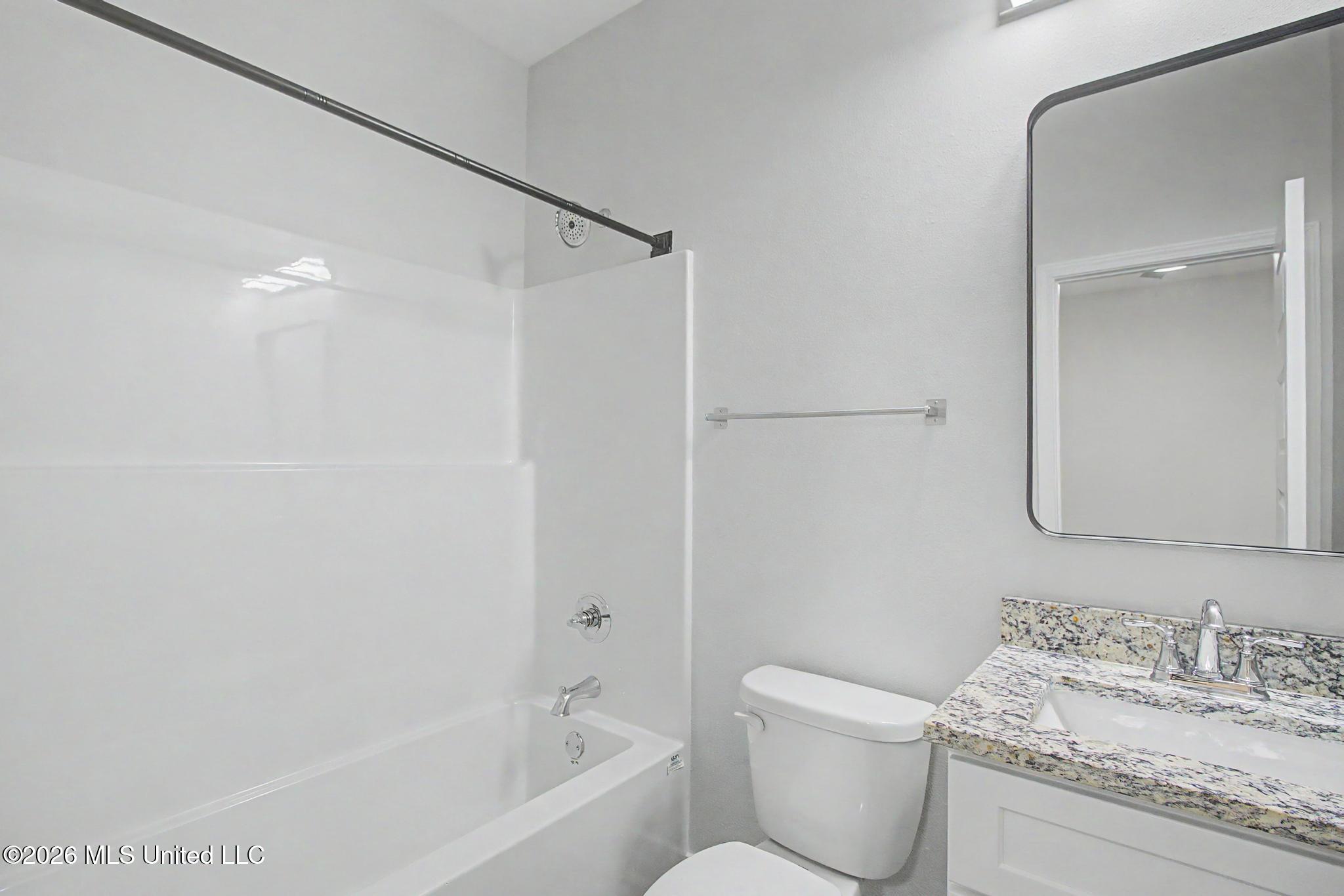 12297 Massachusetts Road, Unit A Ocean Springs, MS 39564 - Photo 14 of 18 IMG_0226