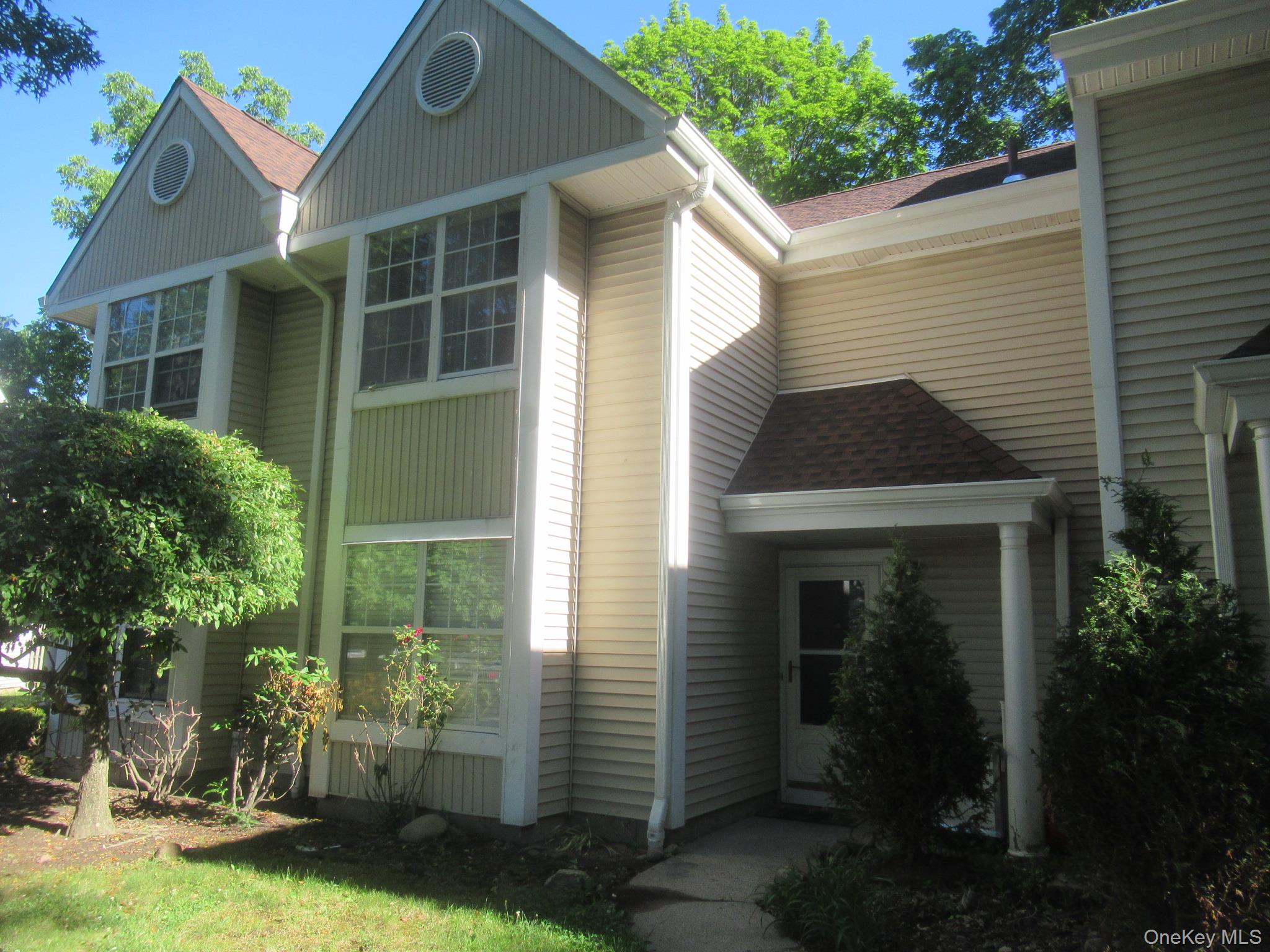 127 Creekside Circle Spring Valley, NY 10977 - Photo 6 of 6