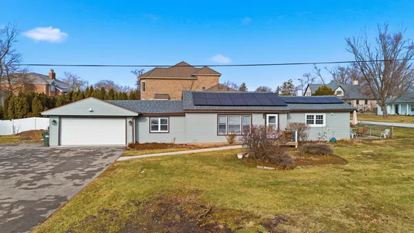 $310,009 | 100 Pratt Boulevard, Roselle, IL 60172