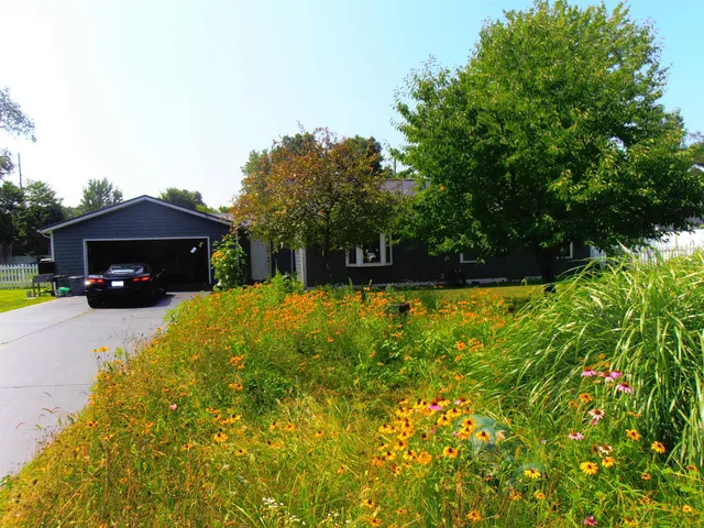 $285,000 | 10988 Fairview Avenue, Osceola, IN 46561