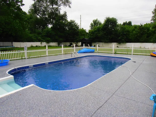 $285,000 | 10988 Fairview Avenue, Osceola, IN 46561