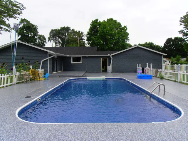 $285,000 | 10988 Fairview Avenue, Osceola, IN 46561