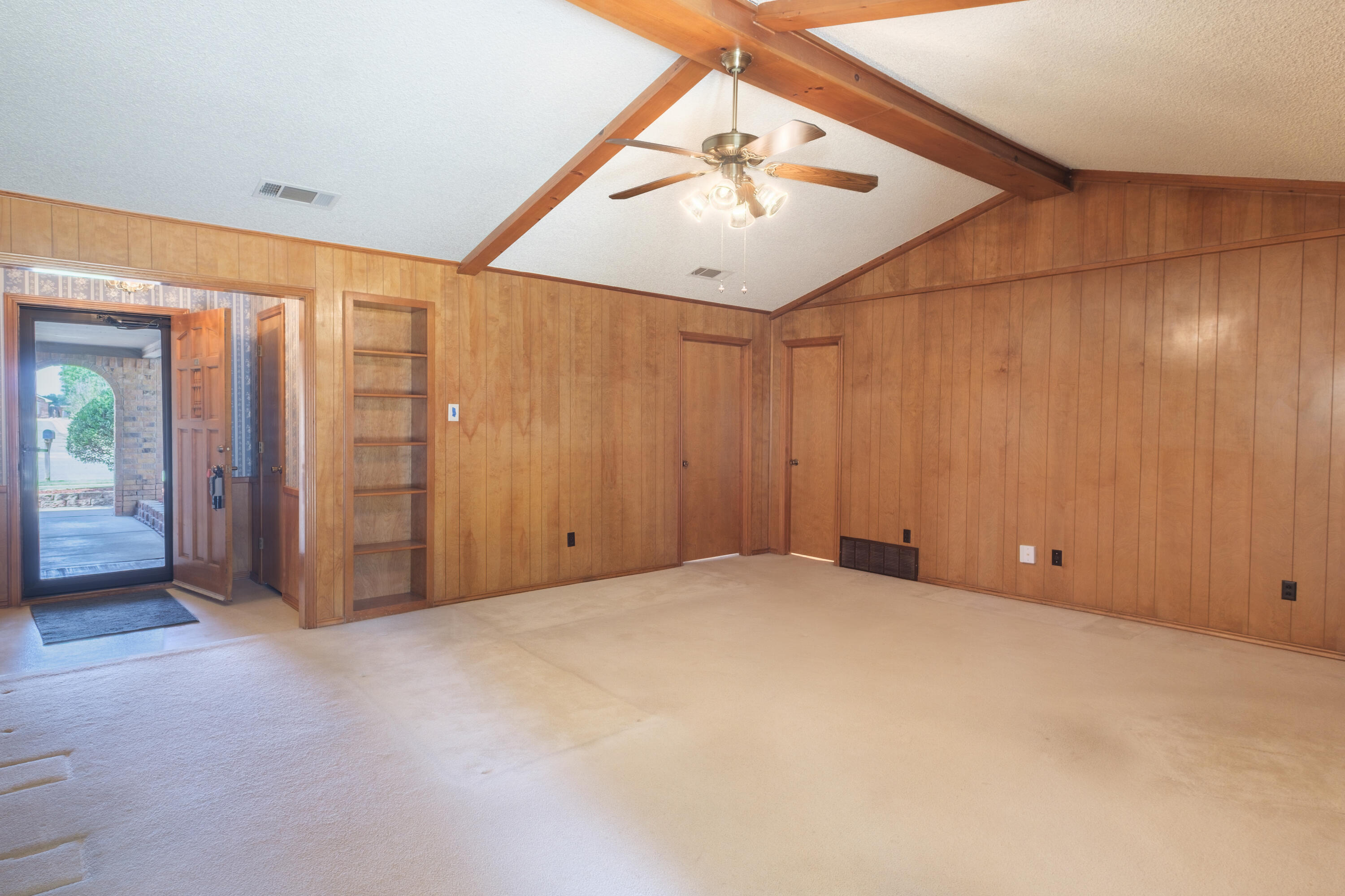 5405 73rd Street Lubbock, TX 79424 - Photo 9 of 27 LvngRoom_2