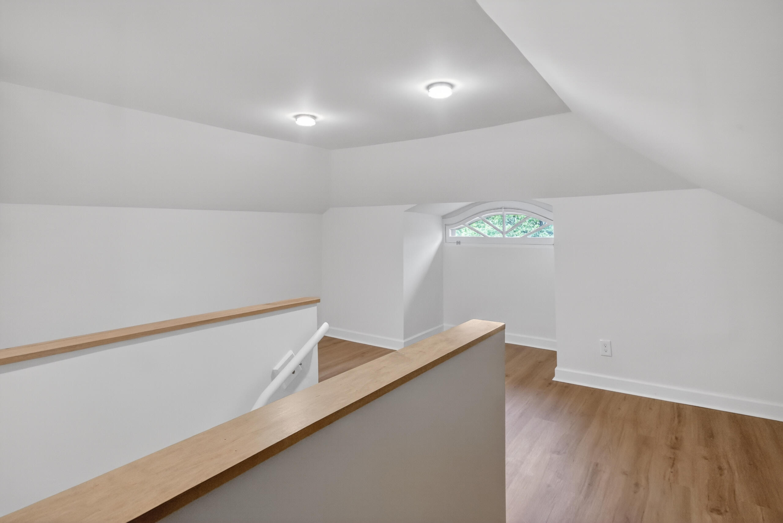2534 North 46th Street Milwaukee, WI 53210 - Photo 26 of 40 2534 N 46th St - Hall/Open Area