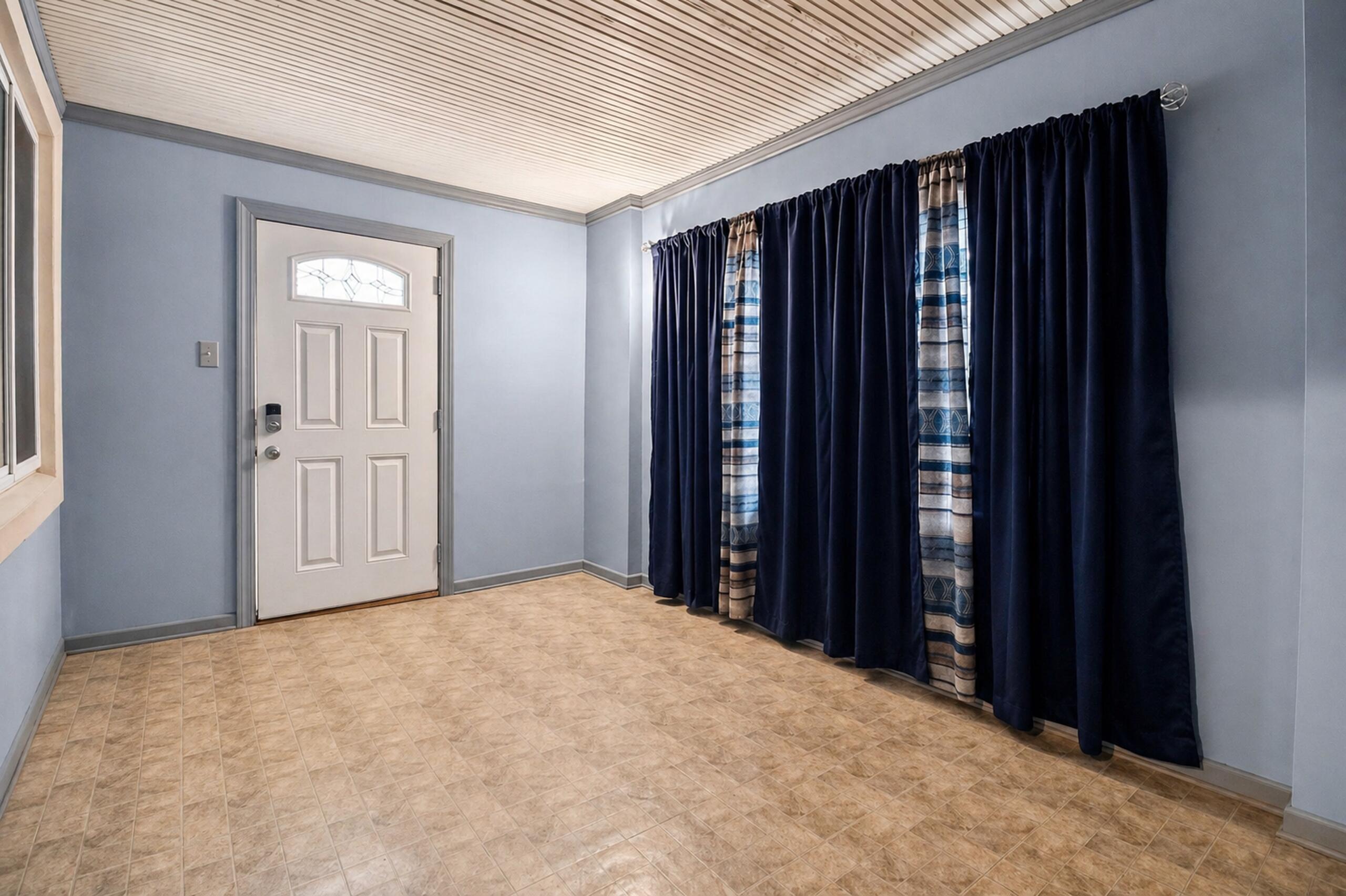 2534 North 46th Street Milwaukee, WI 53210 - Photo 5 of 40 2534 N 46th St - Foyer