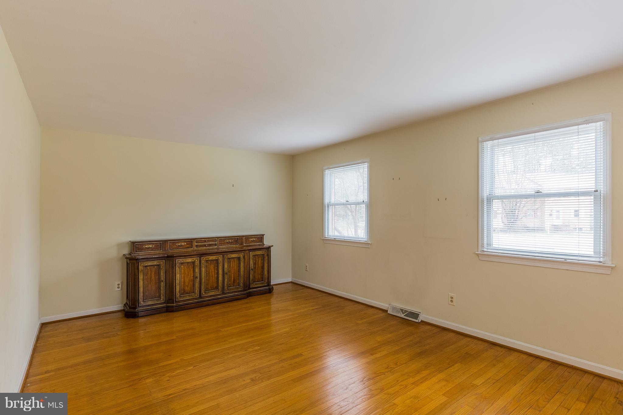 421 Ridgemore Street Fredericksburg, VA 22405 - Photo 12 of 28 Living Room