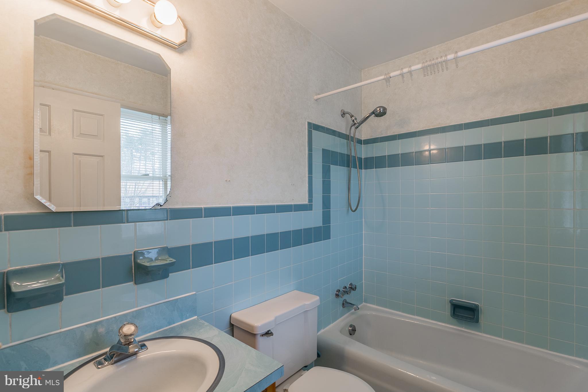 421 Ridgemore Street Fredericksburg, VA 22405 - Photo 16 of 28 Bath (Master)