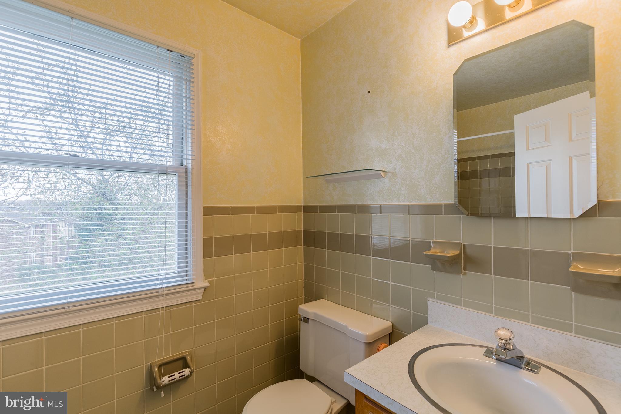 421 Ridgemore Street Fredericksburg, VA 22405 - Photo 23 of 28 Bath