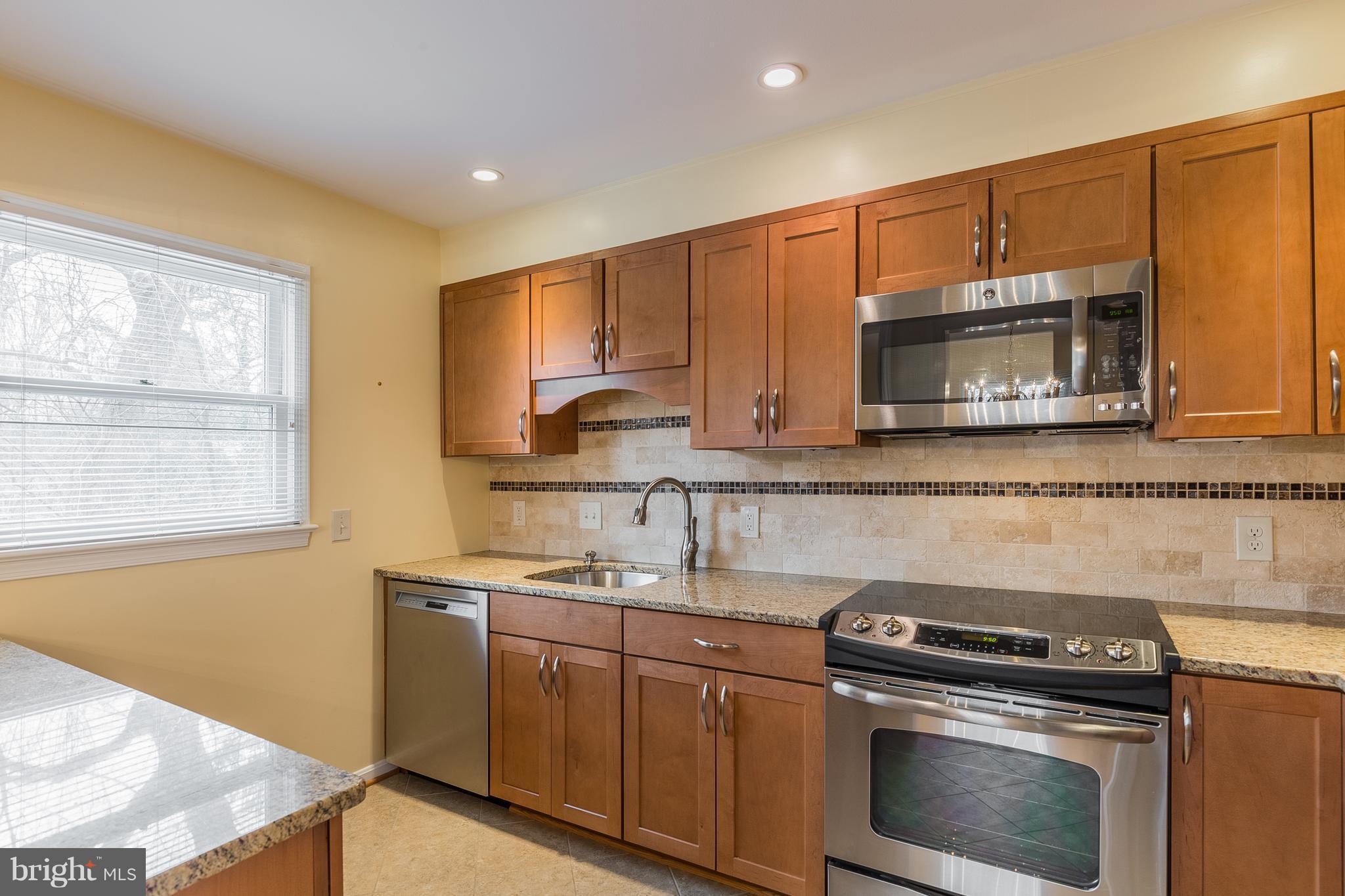 421 Ridgemore Street Fredericksburg, VA 22405 - Photo 6 of 28 Kitchen