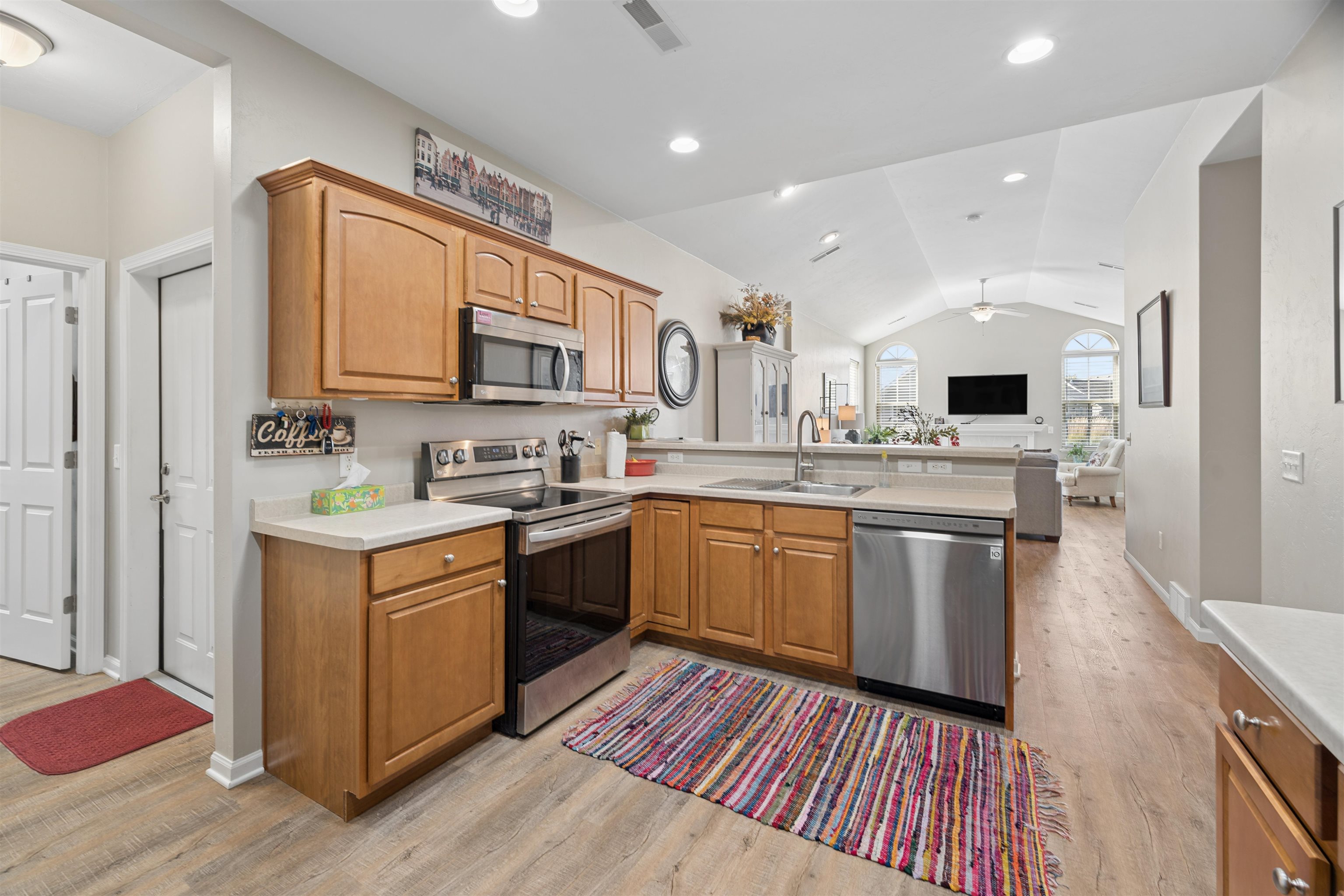 2301 East Tuscany Way Appleton, WI 54913 - Photo 11 of 25 Gallery Image 11