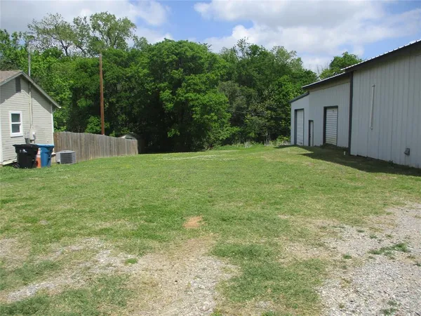 $48,000 | 107 West Day Street, Unit 2, Denison, TX 75021