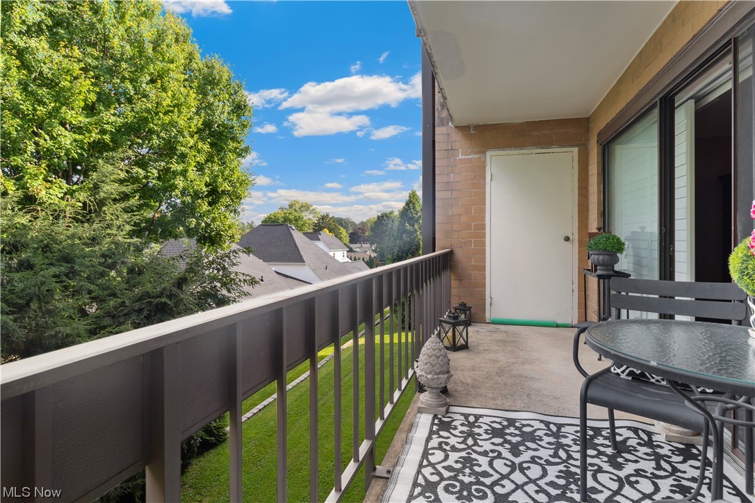 22555 Center Ridge Road, Unit 303 Rocky River, OH 44116 - Photo 30 of 33 View of balcony - Note, no construction