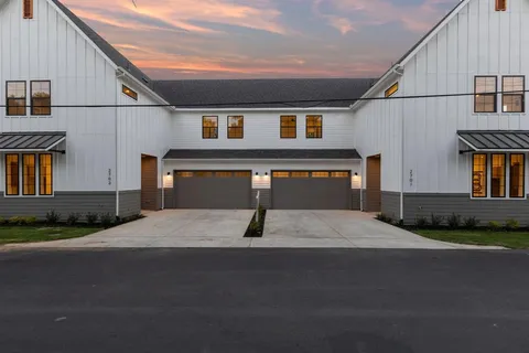 $524,900 | 2701 Vilbig Road, Dallas, TX 75212