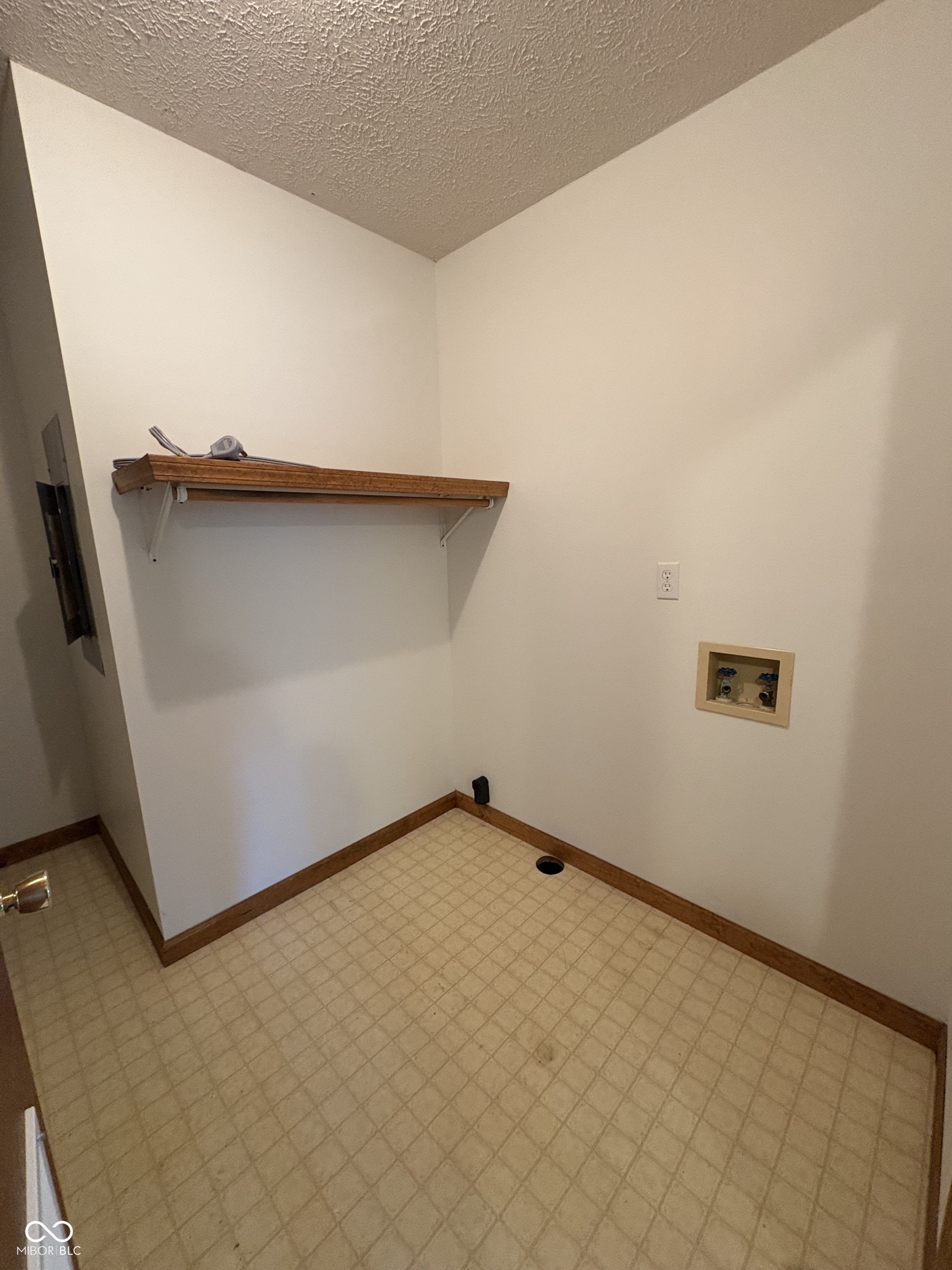 3 U-Drive Cloverdale, IN 46120 - Photo 10 of 30