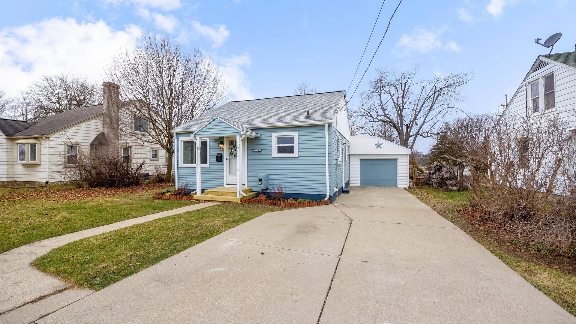 115 North Maple Road Saline, MI 48176 - Photo 3 of 40 002_15