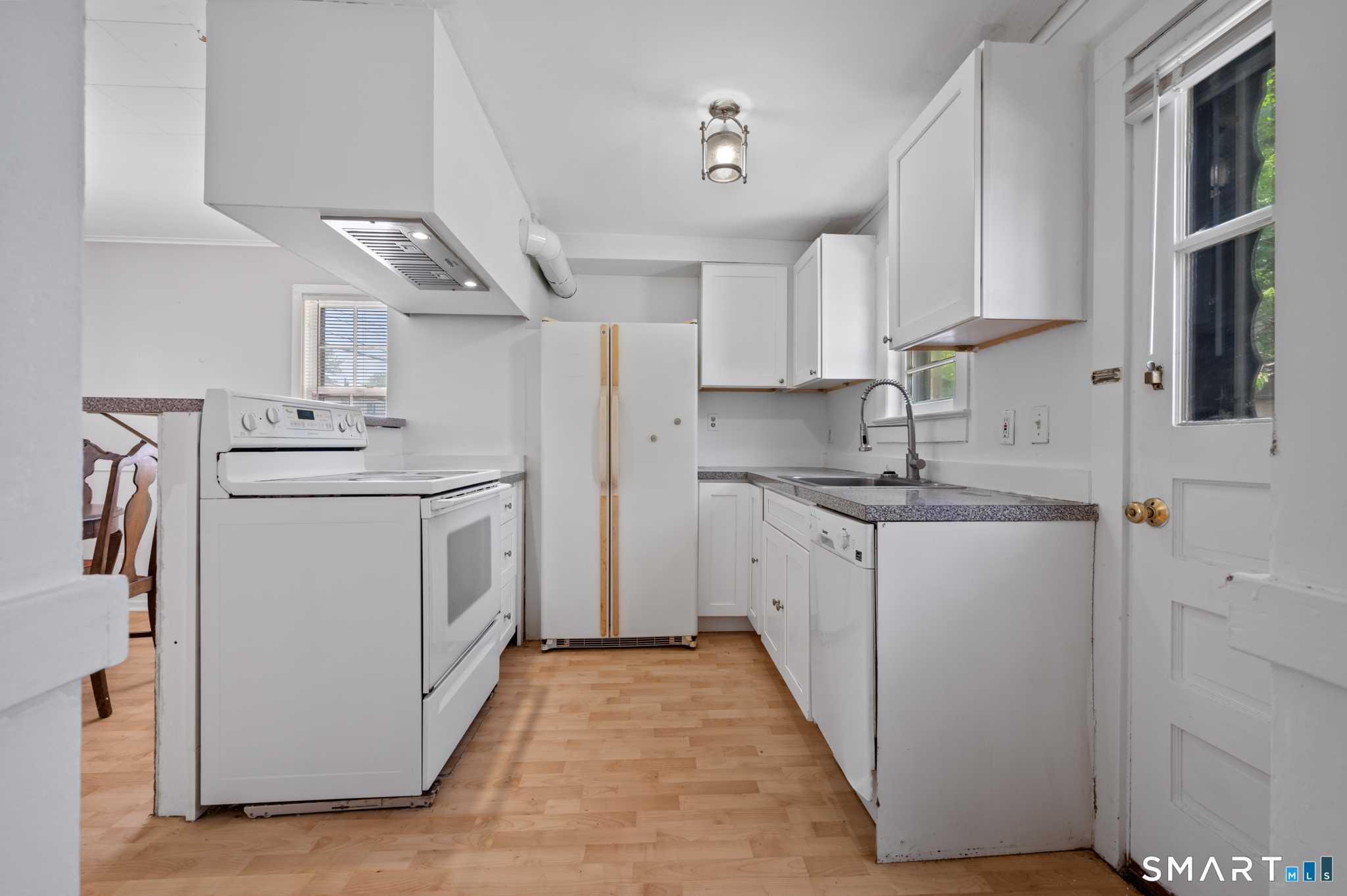 4 Waddell Road Manchester, CT 06040 - Photo 15 of 32